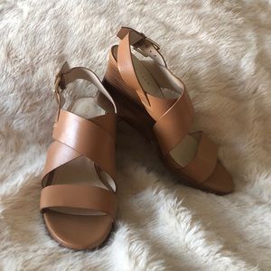 Cole Hahn small wedges